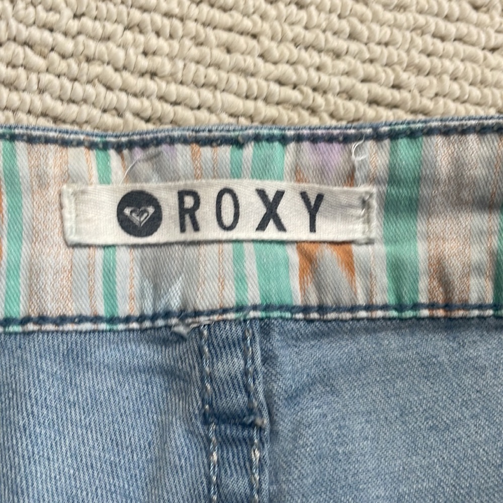🌿Roxy Junior denim jean shorts light blue, size 7🌿 - Picture 4 of 6